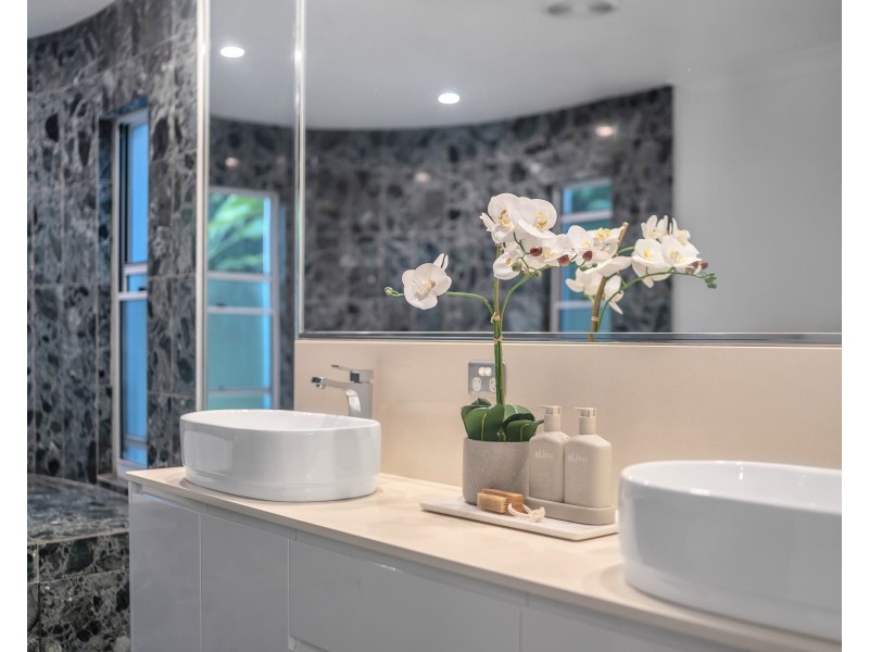 33 Megan Close, Freshwater QLD 4870