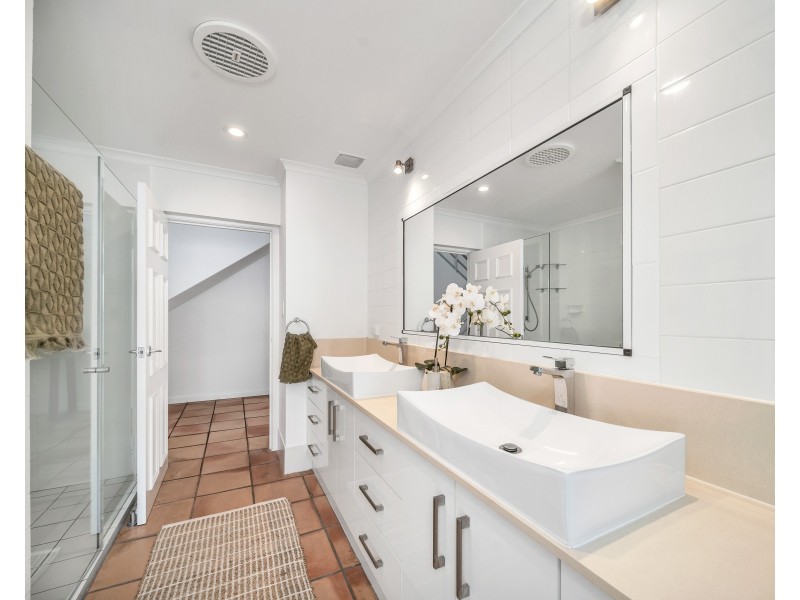33 Megan Close, Freshwater QLD 4870