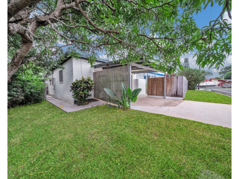 23 Henley Street, Earlville QLD 4870