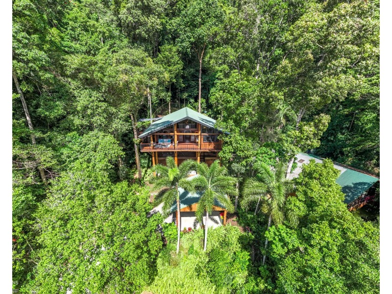 4 Cananga Close, Kamerunga QLD 4870