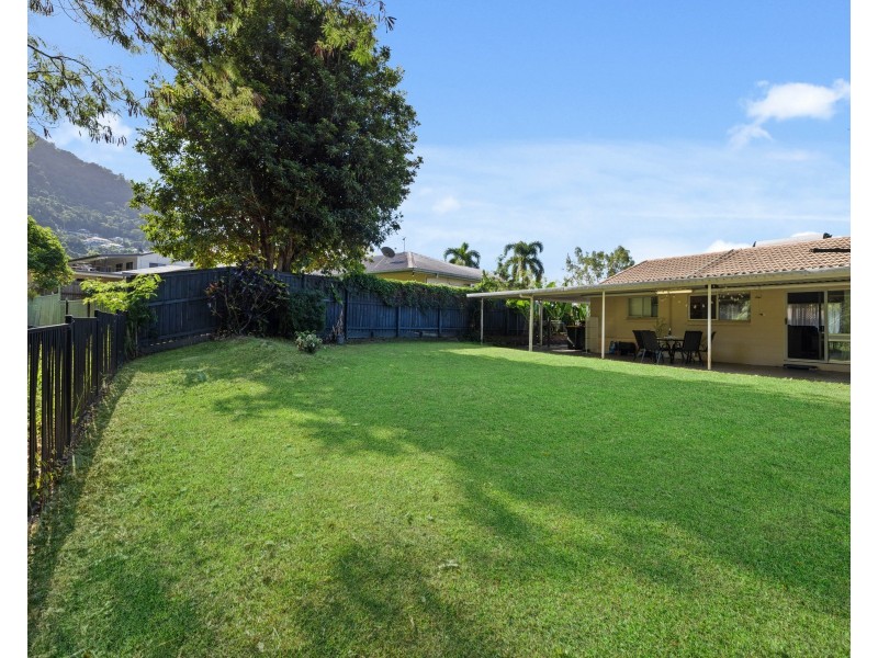 19 Hadrian Avenue, Mooroobool QLD 4870