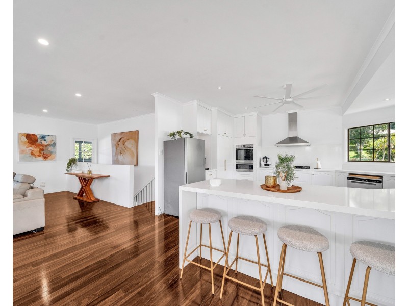 7 McFarlane Drive, Kanimbla QLD 4870