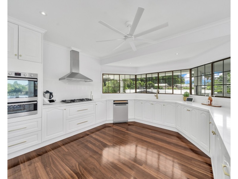 7 McFarlane Drive, Kanimbla QLD 4870