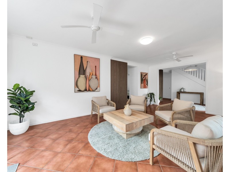 7 McFarlane Drive, Kanimbla QLD 4870