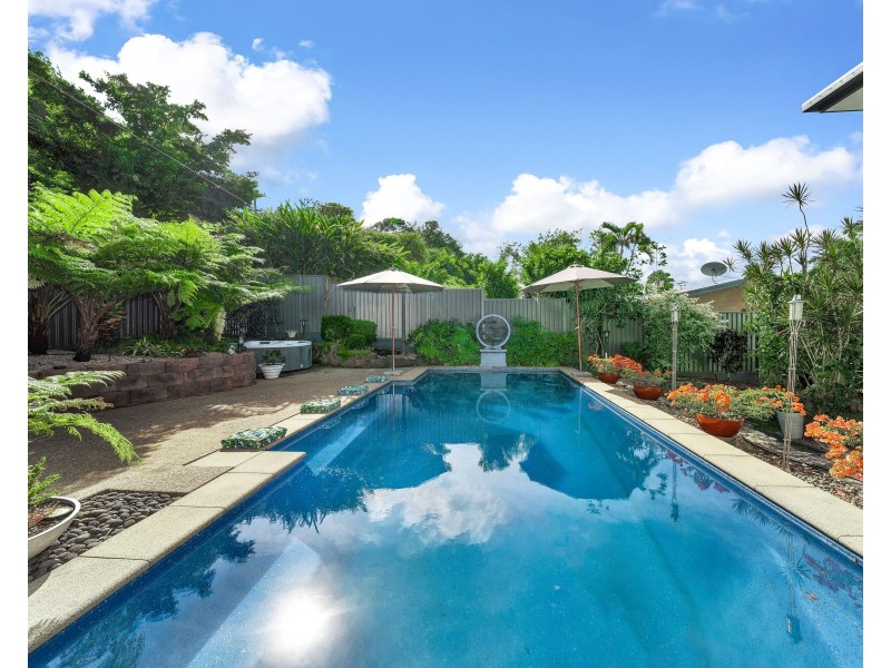 7 McFarlane Drive, Kanimbla QLD 4870