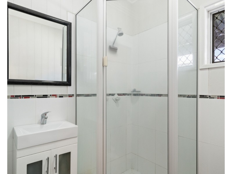 17 Fraser Close, Kanimbla QLD 4870