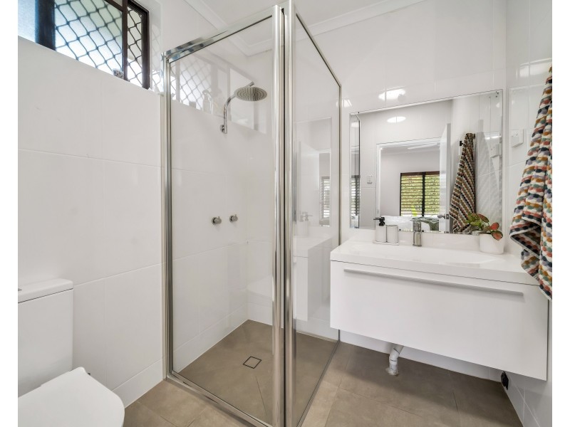 7 Carbeen Close, Holloways Beach QLD 4878