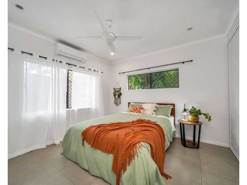 7 Carbeen Close, Holloways Beach QLD 4878