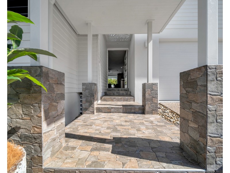24 Freshwater Avenue, Palm Cove QLD 4879