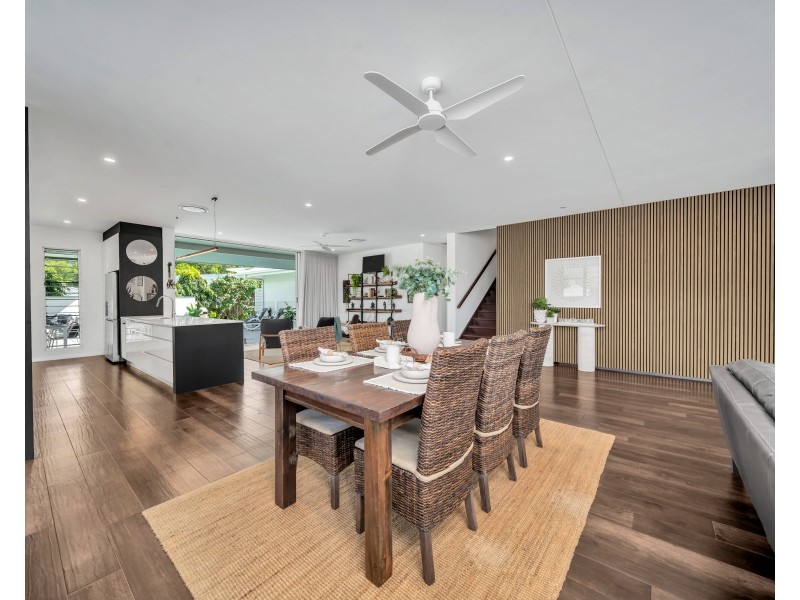 24 Freshwater Avenue, Palm Cove QLD 4879