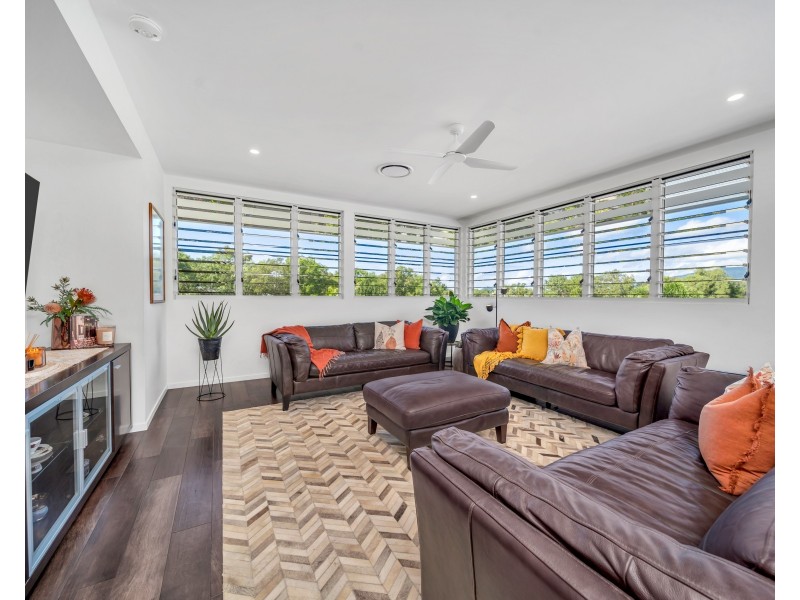 24 Freshwater Avenue, Palm Cove QLD 4879