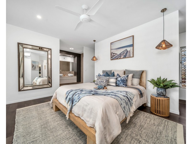 24 Freshwater Avenue, Palm Cove QLD 4879