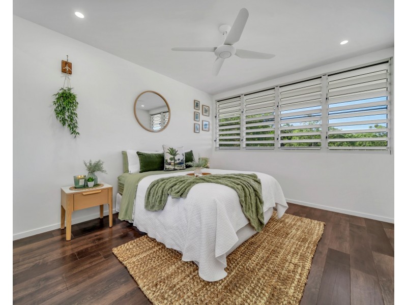 24 Freshwater Avenue, Palm Cove QLD 4879