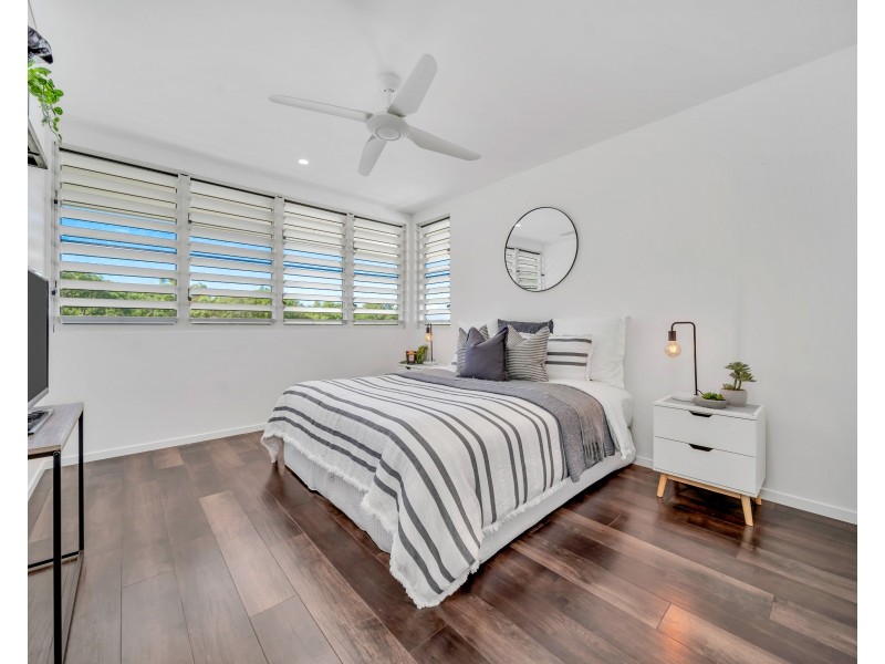 24 Freshwater Avenue, Palm Cove QLD 4879