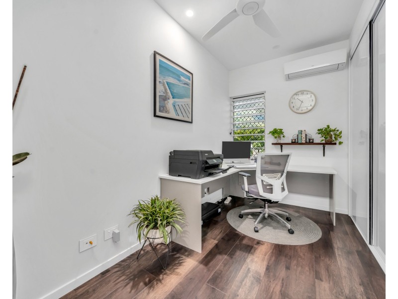 24 Freshwater Avenue, Palm Cove QLD 4879
