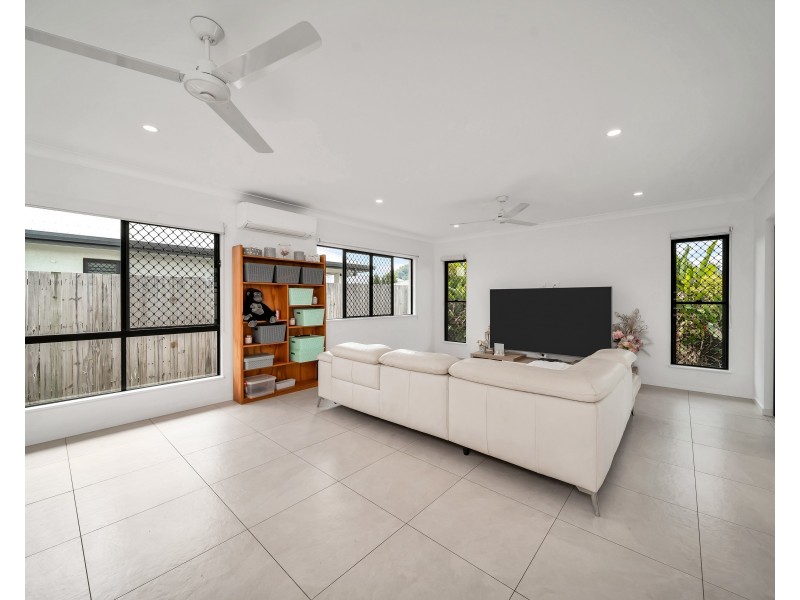 4 Lillydale Way, Trinity Beach QLD 4879