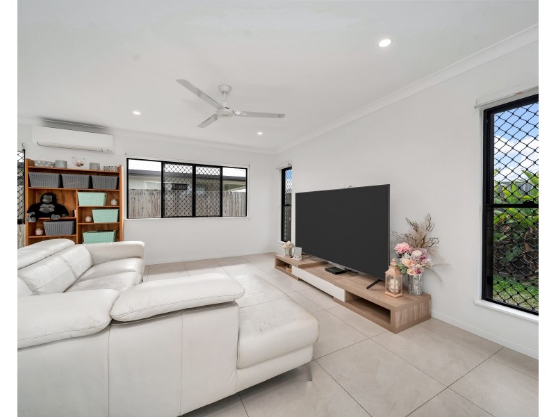 4 Lillydale Way, Trinity Beach QLD 4879