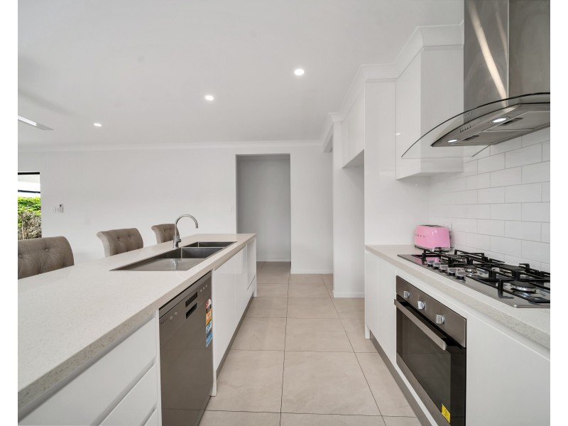 4 Lillydale Way, Trinity Beach QLD 4879