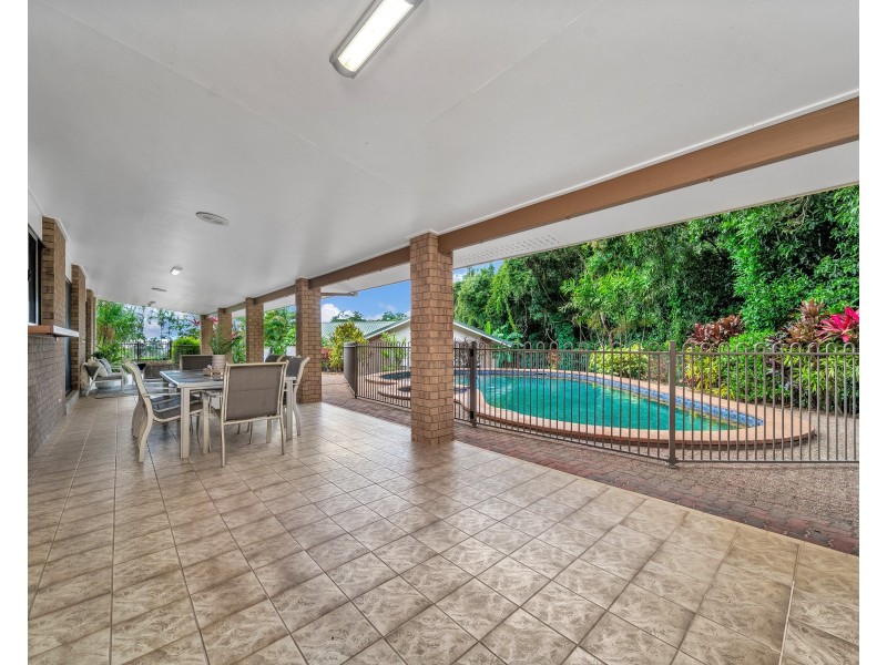 14 Cicero Close, Mooroobool QLD 4870