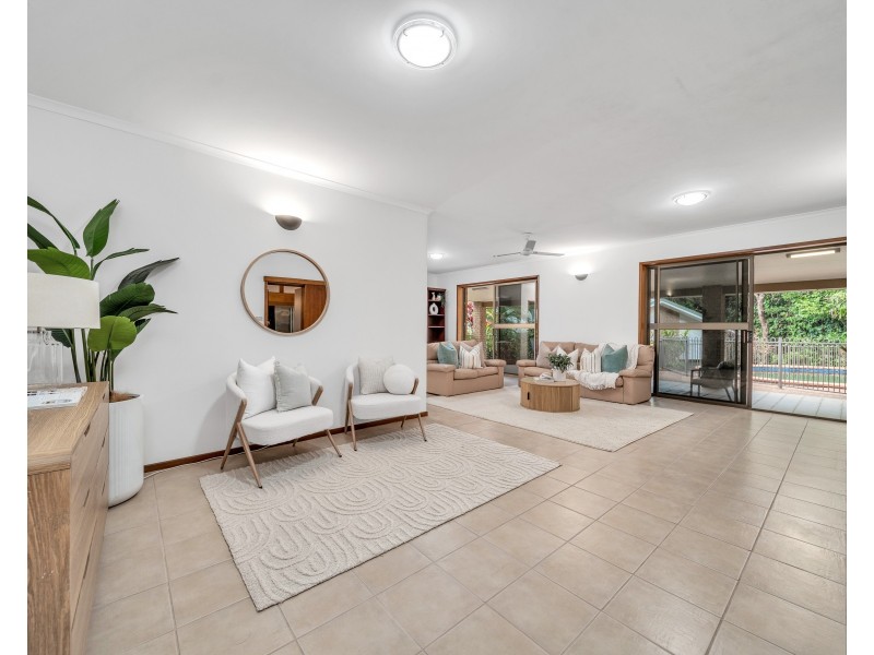 14 Cicero Close, Mooroobool QLD 4870