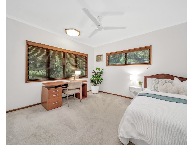 14 Cicero Close, Mooroobool QLD 4870