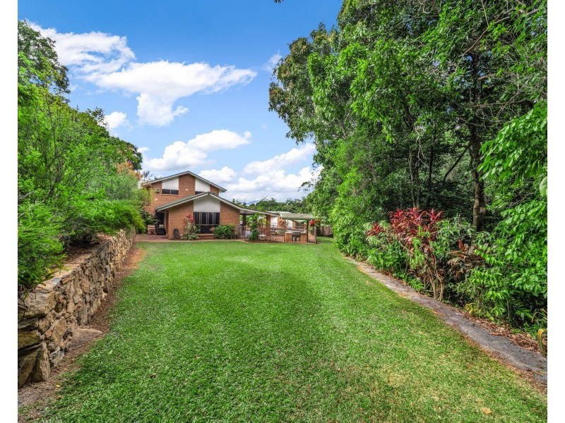 14 Cicero Close, Mooroobool QLD 4870