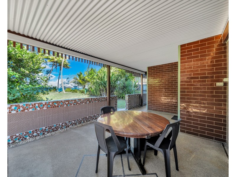 42 Luff Street, Hull Heads QLD 4854