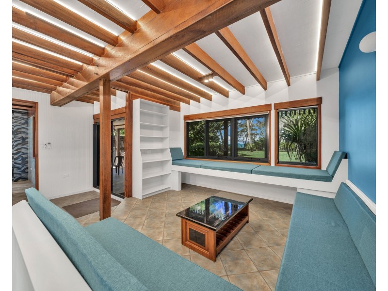 42 Luff Street, Hull Heads QLD 4854
