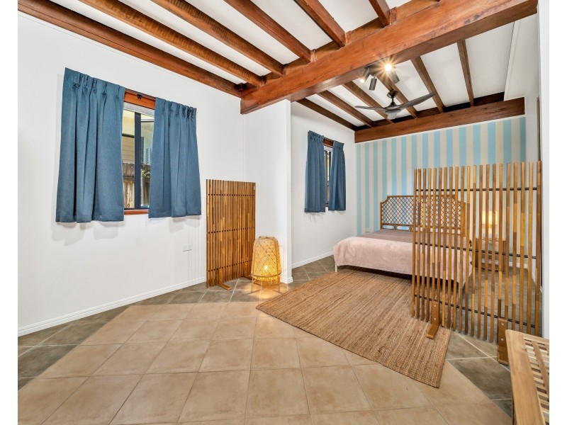 42 Luff Street, Hull Heads QLD 4854