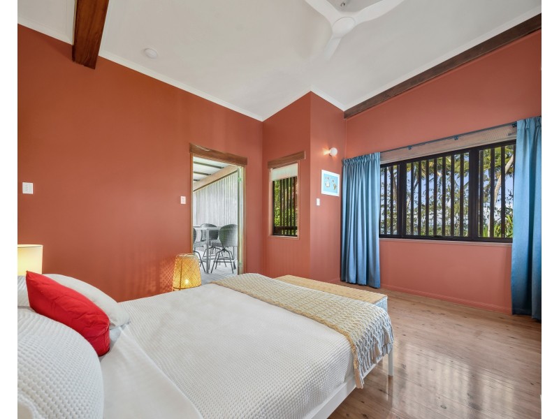 42 Luff Street, Hull Heads QLD 4854