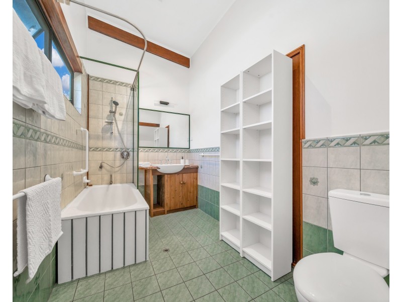 42 Luff Street, Hull Heads QLD 4854