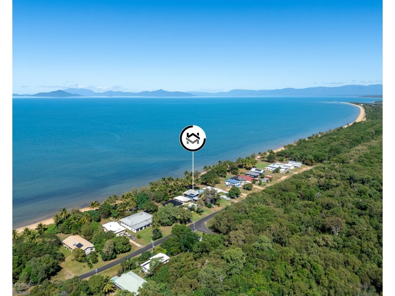 42 Luff Street, Hull Heads QLD 4854