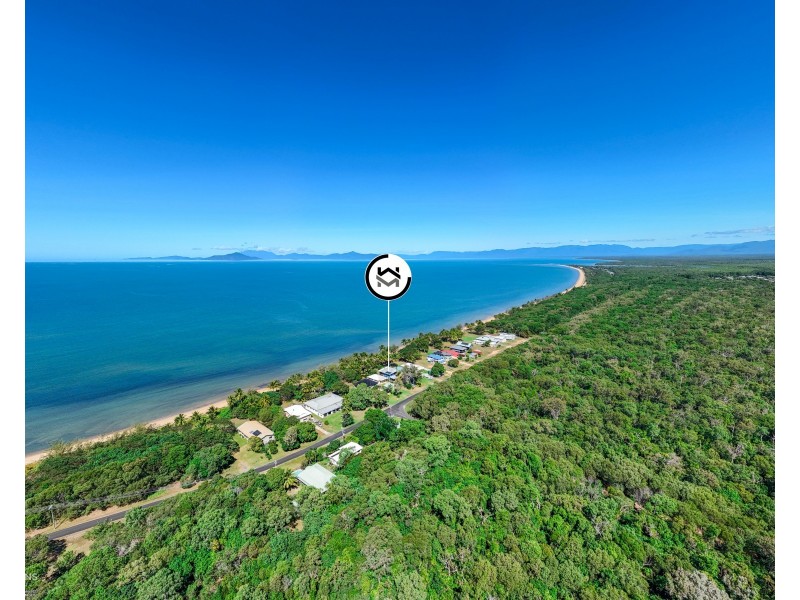 42 Luff Street, Hull Heads QLD 4854