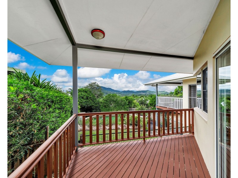 33 Eugenia Crescent, Redlynch QLD 4870
