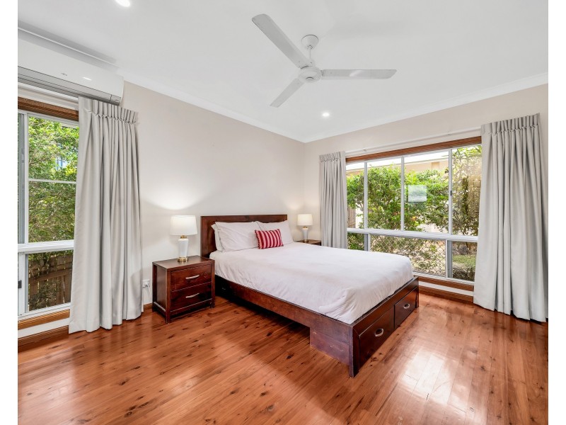 33 Eugenia Crescent, Redlynch QLD 4870