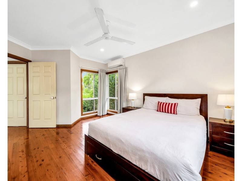 33 Eugenia Crescent, Redlynch QLD 4870