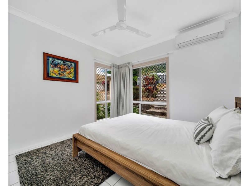 33 Eugenia Crescent, Redlynch QLD 4870