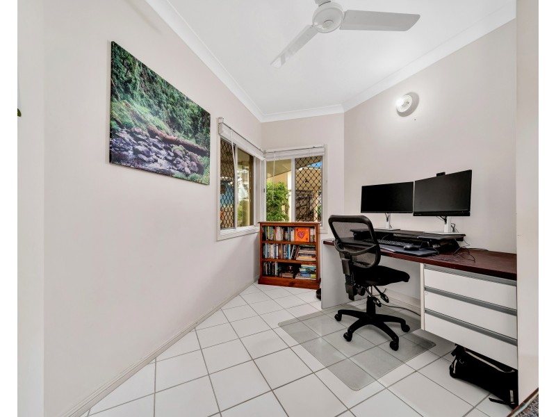 33 Eugenia Crescent, Redlynch QLD 4870