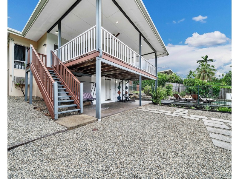 33 Eugenia Crescent, Redlynch QLD 4870