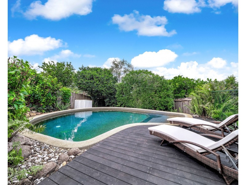 33 Eugenia Crescent, Redlynch QLD 4870