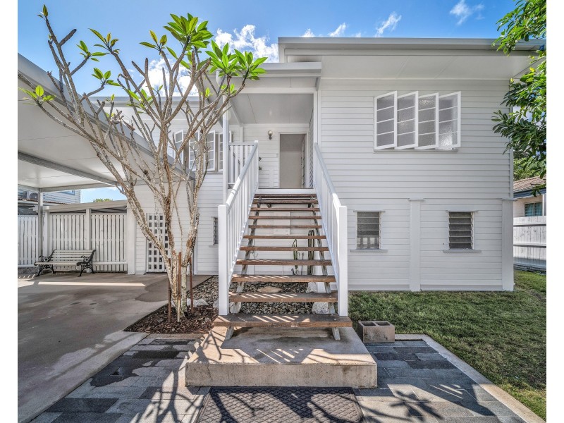 20 Boland Street, Westcourt QLD 4870