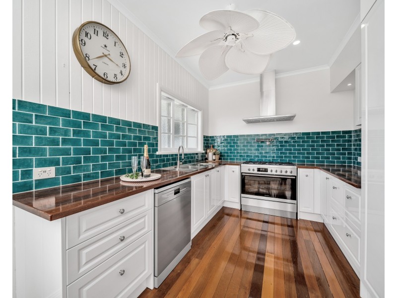 20 Boland Street, Westcourt QLD 4870