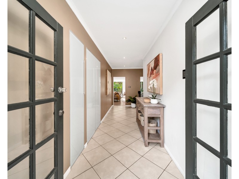 92 Hobson Drive, Brinsmead QLD 4870