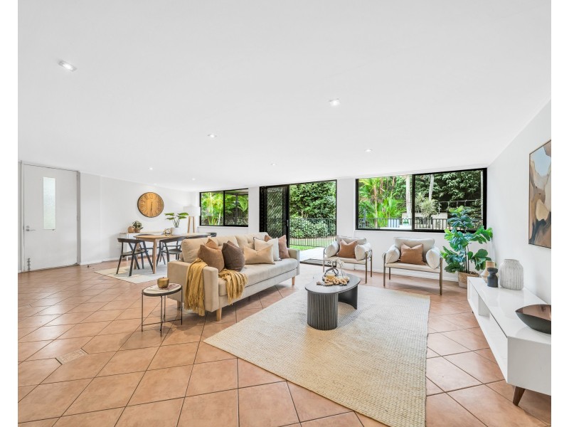 92 Hobson Drive, Brinsmead QLD 4870