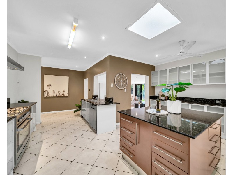 92 Hobson Drive, Brinsmead QLD 4870