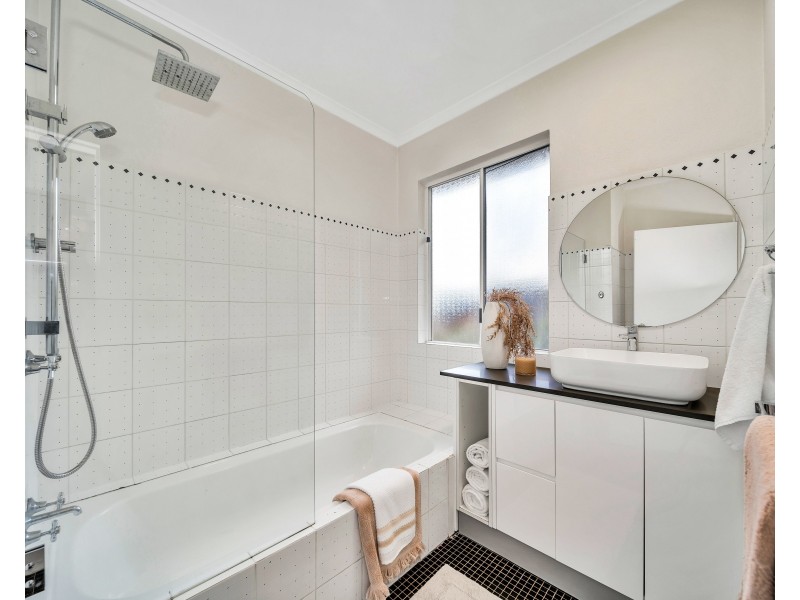92 Hobson Drive, Brinsmead QLD 4870