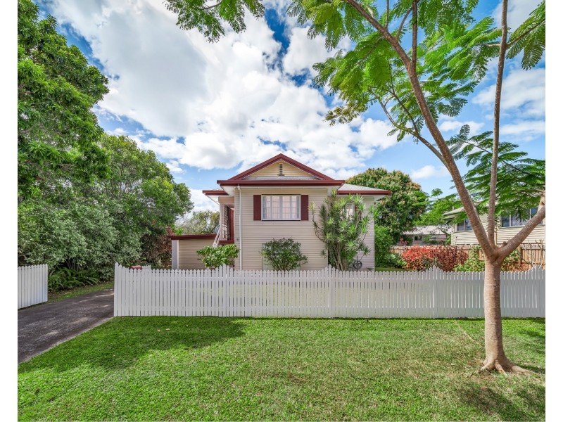 18 Downing St, Earlville QLD 4870