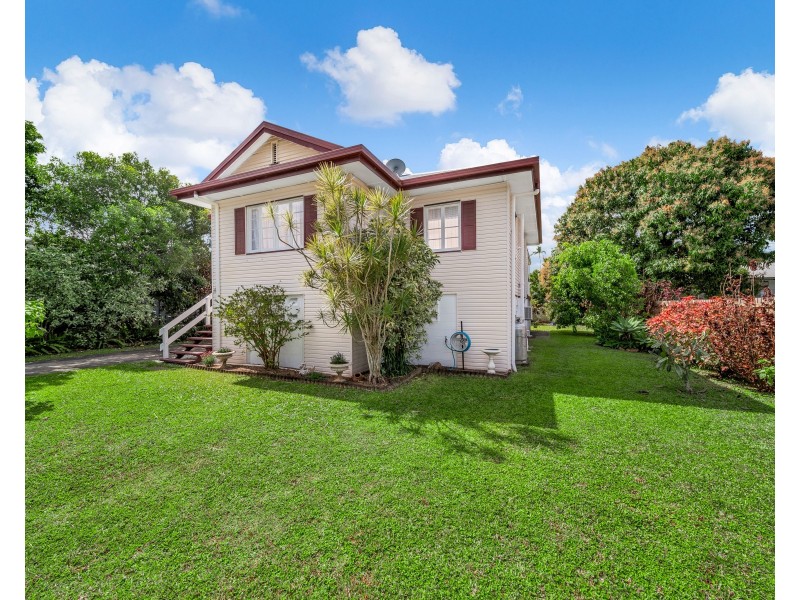 18 Downing St, Earlville QLD 4870