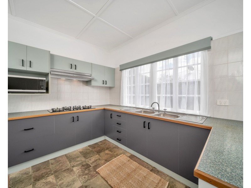 18 Downing St, Earlville QLD 4870