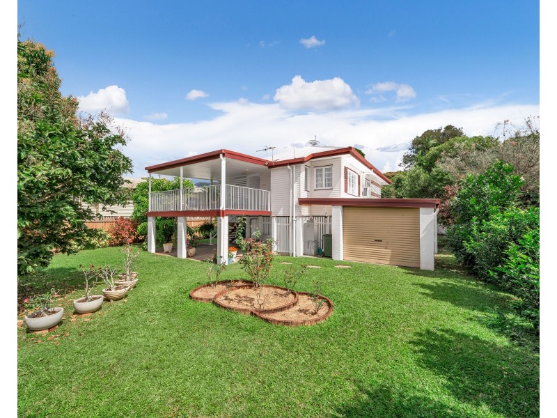 18 Downing St, Earlville QLD 4870